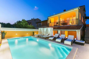 Holiday house Vesna with Heated Pool&Hot Tub&Bikes